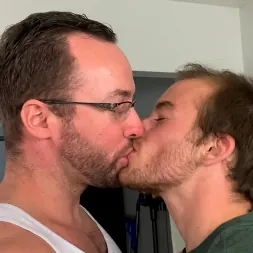 Alex Hawk in 'Kink Men' Gym Hookup: Newcomer Luke Hudson Fists Alex Hawk (Thumbnail 3)