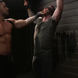 Arad Winwin in 'Kink Men' Arad, The Manhandler (Thumbnail 2)