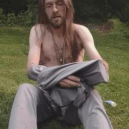 Bearded Squirrel in 'Kink Men' Backyard Nut (Thumbnail 1)