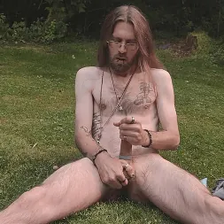 Bearded Squirrel in 'Kink Men' Backyard Nut (Thumbnail 10)