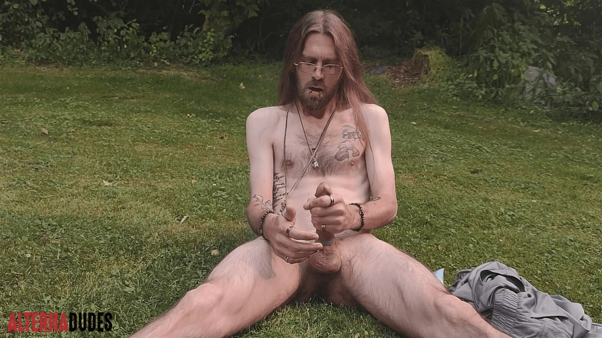 Kink Men 'Backyard Nut' starring Bearded Squirrel (Photo 11)