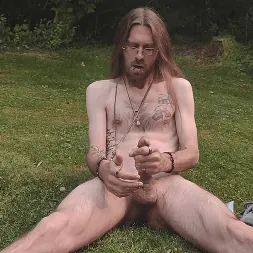 Bearded Squirrel in 'Kink Men' Backyard Nut (Thumbnail 11)