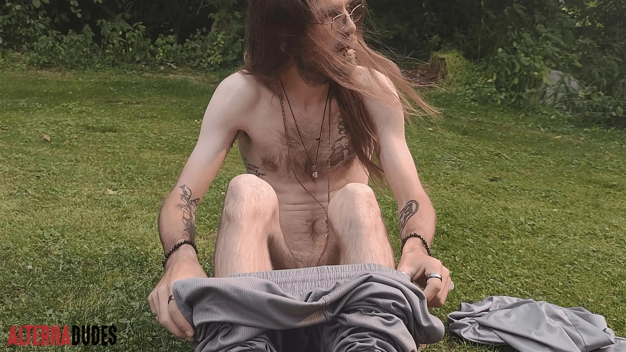 Kink Men 'Backyard Nut' starring Bearded Squirrel (Photo 12)