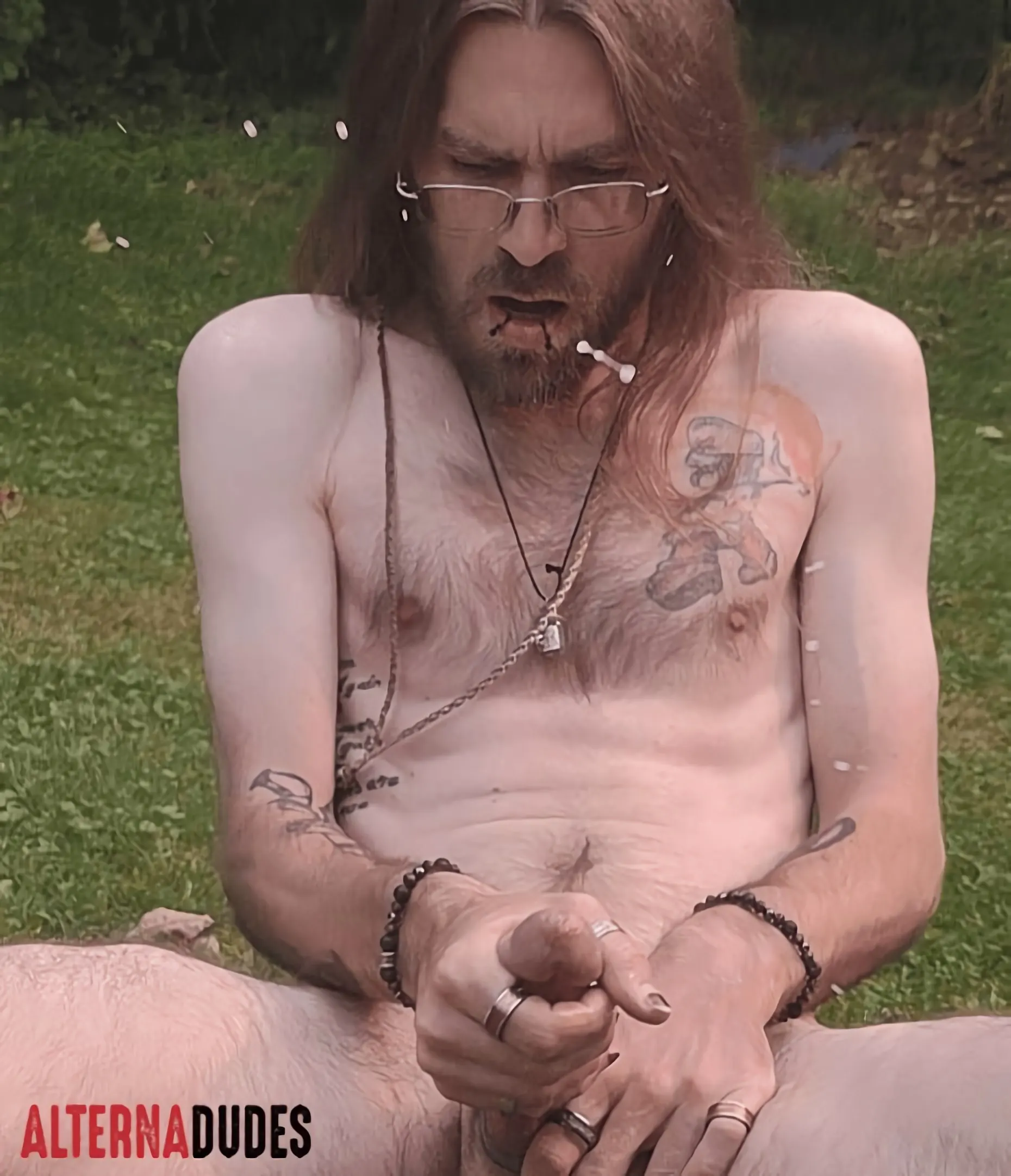 Kink Men 'Backyard Nut' starring Bearded Squirrel (Photo 21)