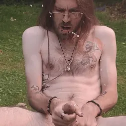 Bearded Squirrel in 'Kink Men' Backyard Nut (Thumbnail 21)