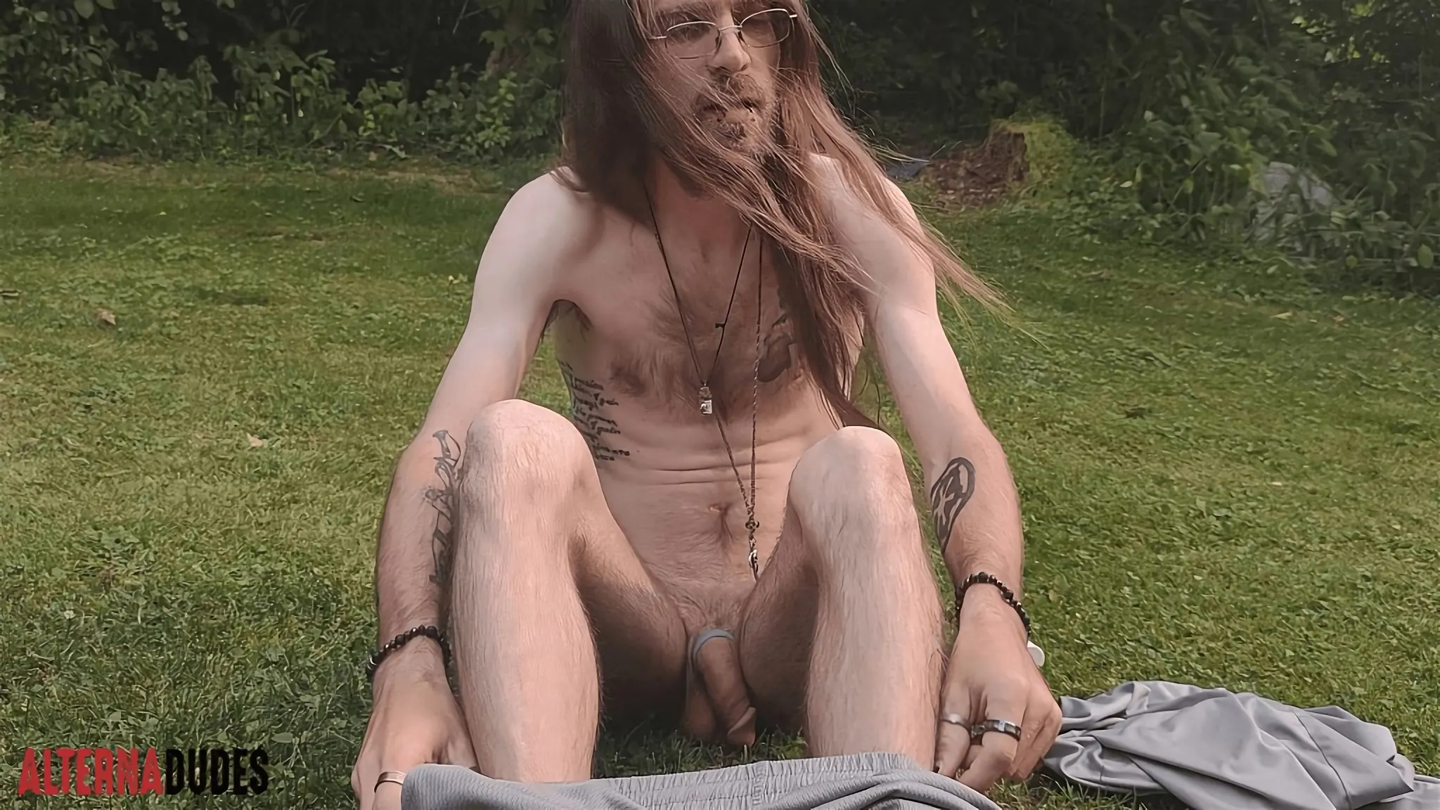 Kink Men 'Backyard Nut' starring Bearded Squirrel (Photo 23)