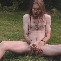 Bearded Squirrel in 'Kink Men' Backyard Nut (Thumbnail 27)