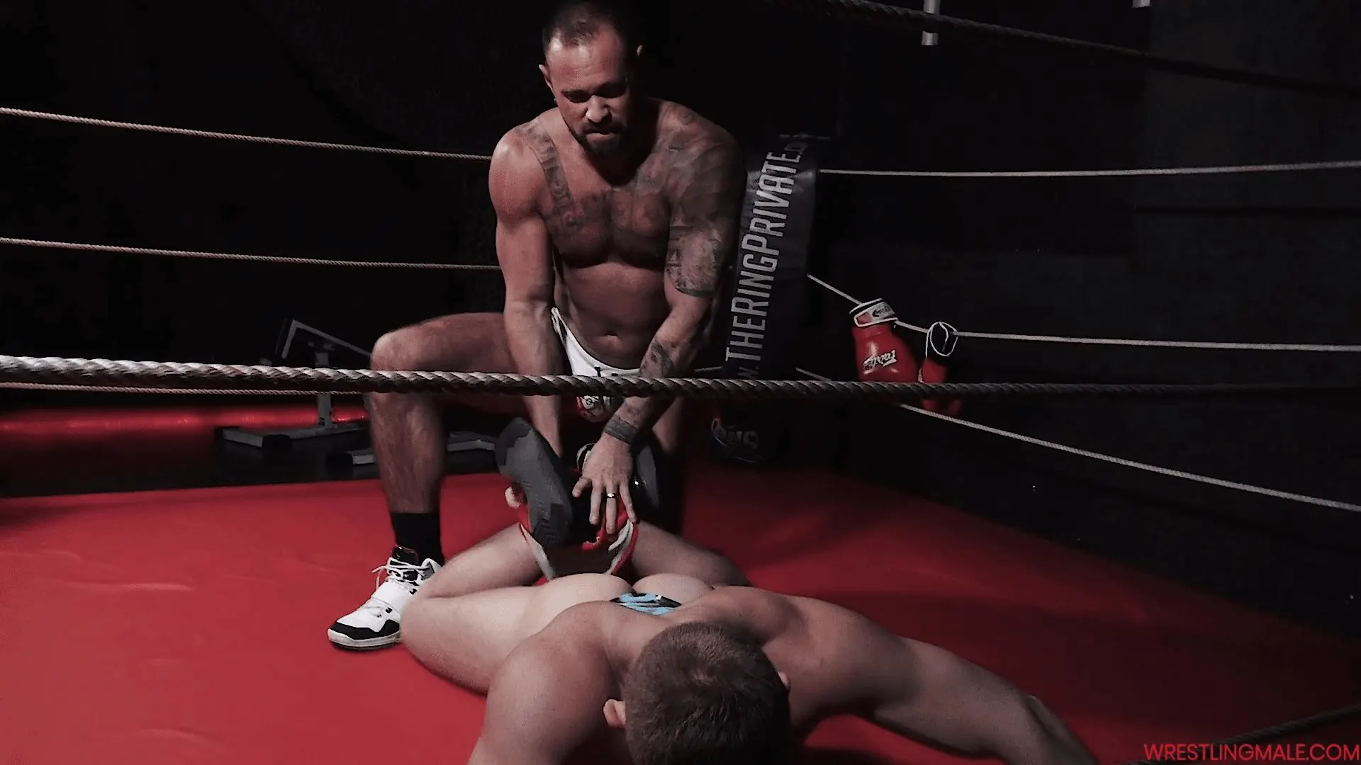 Kink Men 'Bad Ass Sitting' starring Gage Santoro (Photo 3)