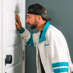 Jeremy London in 'Kink Men' The arborists scene 3 - Rent due (Thumbnail 7)