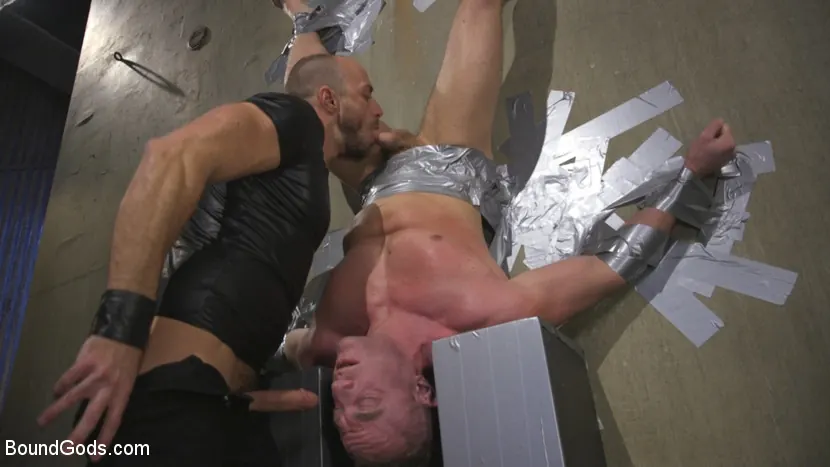 Kink Men 'Beefy Muscular Hunk Deprived of Air and Fucked into Submission' starring Jessie Colter (Photo 5)