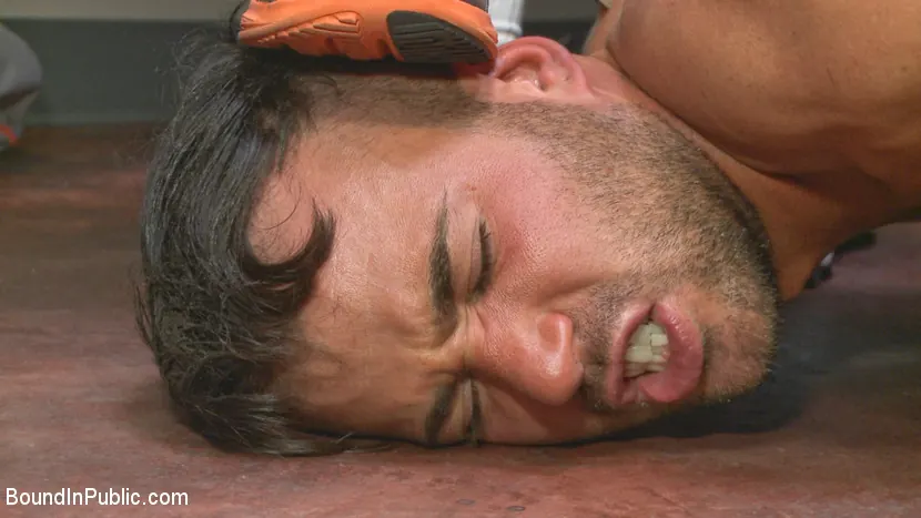 Kink Men 'Pitcher becomes catcher - Bound stud takes a baseball bat up his ass!' starring Jessie Colter (Photo 4)