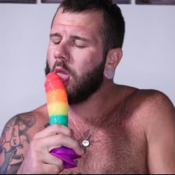 Johnny Hill in 'Kink Men' Is Hungry For Cock! (Thumbnail 2)