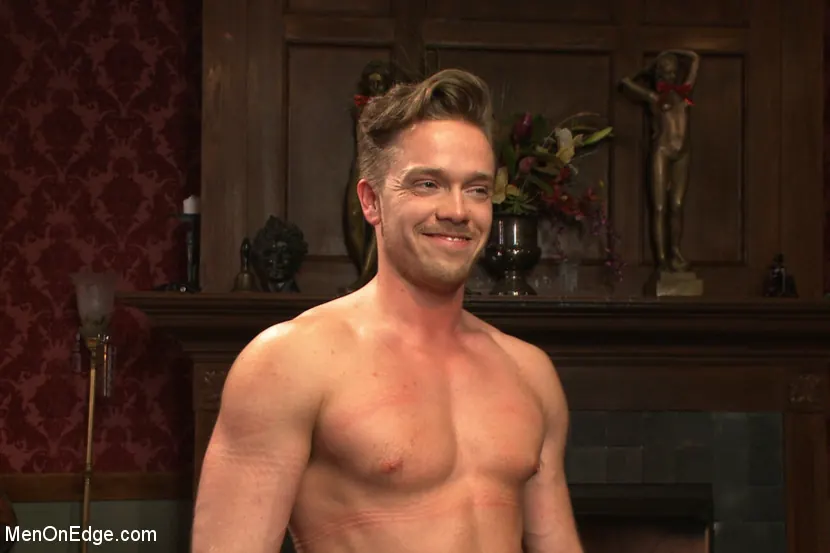 Kink Men 'Bi hunk with an enormous cock just aching to cum' starring Lucas Knight (Photo 4)