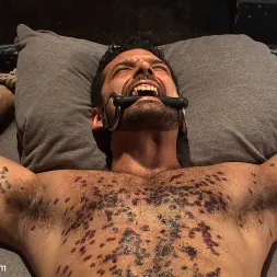 Marcus Ruhl in 'Kink Men' Mr Wilde binds and fucks a muscled body builder with an uncut cock (Thumbnail 5)