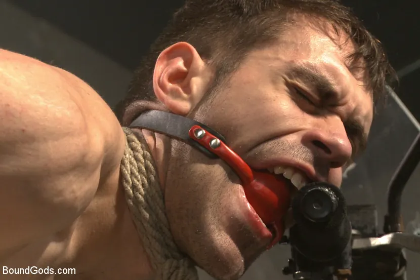 Kink Men 'Tormented with mousetraps and fucked into submission' starring Patrick Isley (Photo 15)