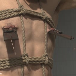 Patrick Isley in 'Kink Men' Tormented with mousetraps and fucked into submission (Thumbnail 18)