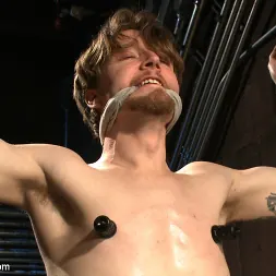 Patrick Knight in 'Kink Men' Stud taken from a straight porn shoot and made to suck cock (Thumbnail 9)