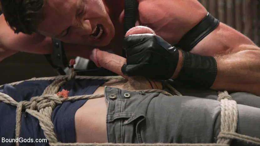 Kink Men 'Manhandles Tony Orlando' starring Pierce Paris (Photo 4)