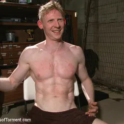 Rob Yaeger in 'Kink Men' Straight Kickboxer gets dunked while shooting his load (Thumbnail 6)