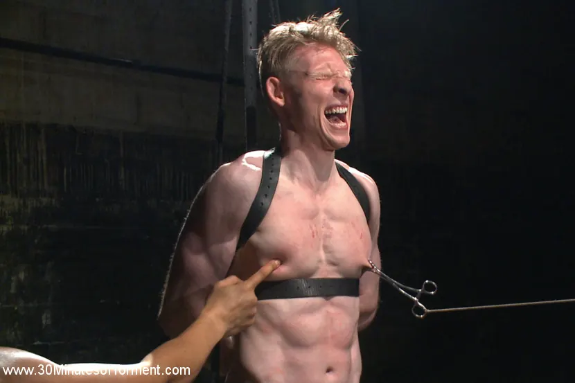 Kink Men 'Straight Kickboxer gets dunked while shooting his load' starring Rob Yaeger (Photo 17)