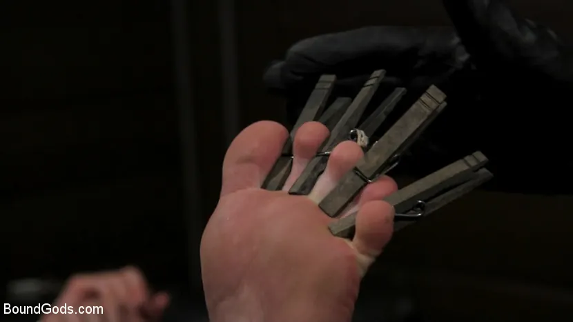 Kink Men 'The Good Slave: Tough built boy Brian Bonds returns' starring Sebastian Keys (Photo 4)