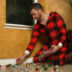 Vander Pulaski in 'Kink Men' Homo Alone, Part One: Vander Pulaski Taken Down in Home Invasion (Thumbnail 4)