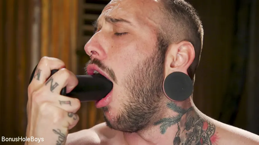 Kink Men 'FTM Muscle Boy Gets Wet For The Gym' starring Viktor Belmont (Photo 5)