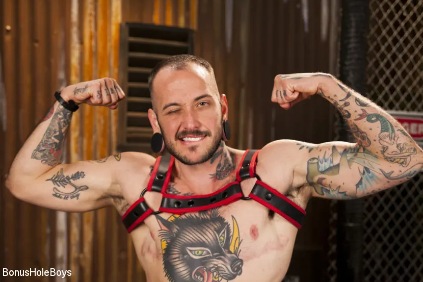 Kink Men 'FTM Muscle Boy Gets Wet For The Gym' starring Viktor Belmont (Photo 16)