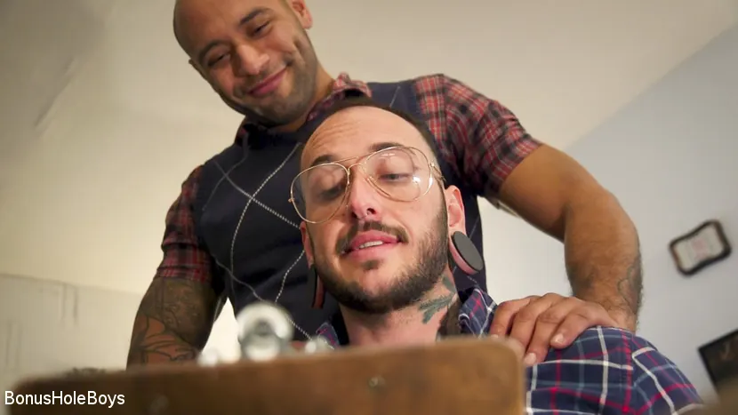 Kink Men 'Hunky FTM Tech Nerd Sexually Submits in Rope' starring Viktor Belmont (Photo 1)