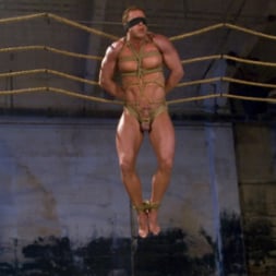 Vince Ferelli in 'Kink Men' The Bodybuilders and The Onyx (Thumbnail 18)