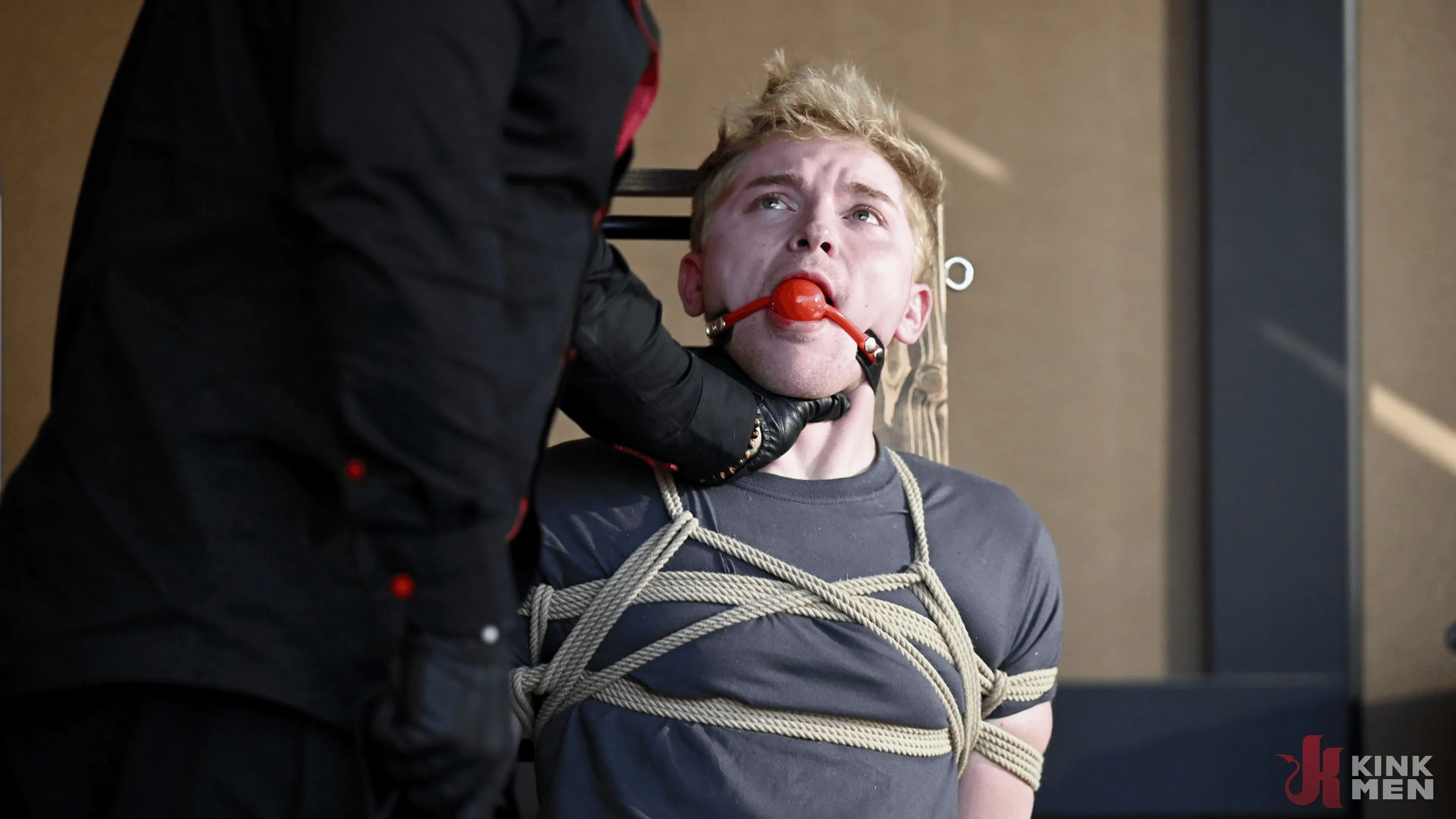 Kink Men 'The Barback: Gunnar Stone Takes Zacc Andrews Rough!' starring Zacc Andrews (Photo 5)
